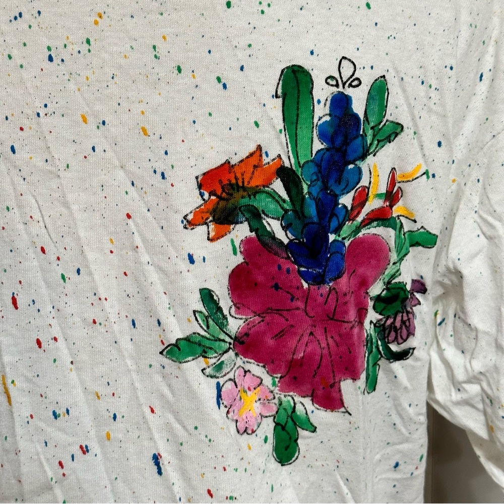 🌈 Amazing Floral Vintage Heart Shirt - Picture 5 of 5